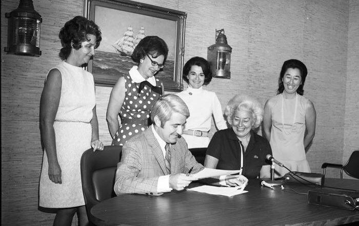 Mayor Uhlman and Women's Commission - Signing Proclamation